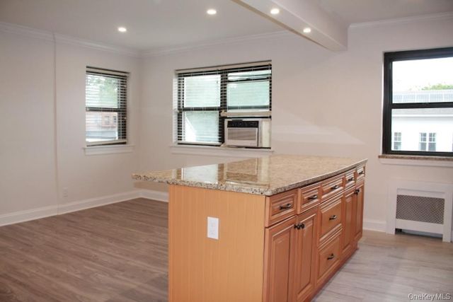 61 White Oak Street 5H, New Rochelle, NY 10801