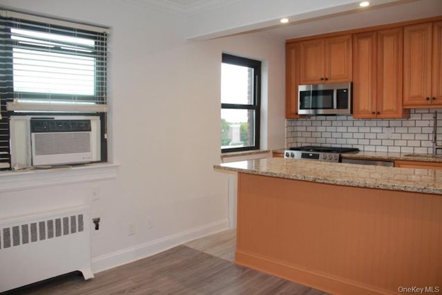 61 White Oak Street 5H, New Rochelle, NY 10801