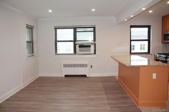 61 White Oak Street 5H, New Rochelle, NY 10801