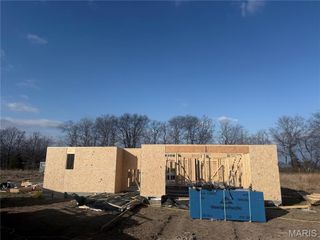 12 Perry Drive, Benton, MO 63736