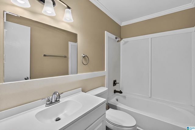 1035 BARCLAY DRIVE, Bessemer, AL 35022