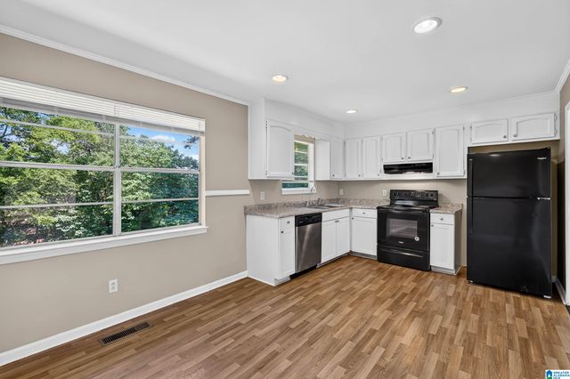 1035 BARCLAY DRIVE, Bessemer, AL 35022