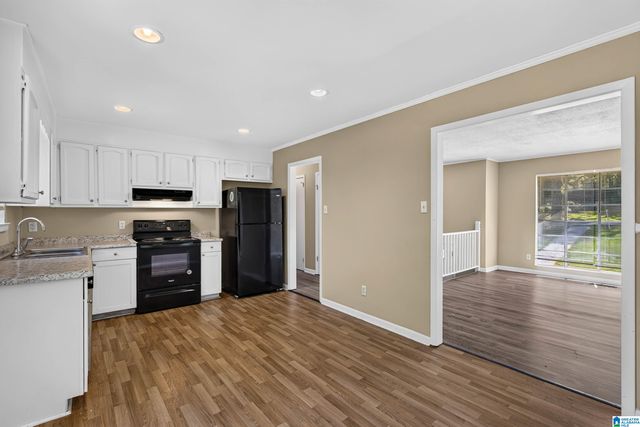 1035 BARCLAY DRIVE, Bessemer, AL 35022