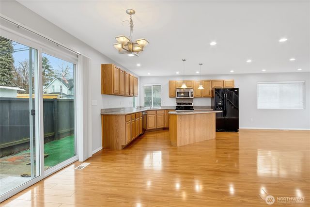 1215 S 8th Street, Tacoma, WA 98405