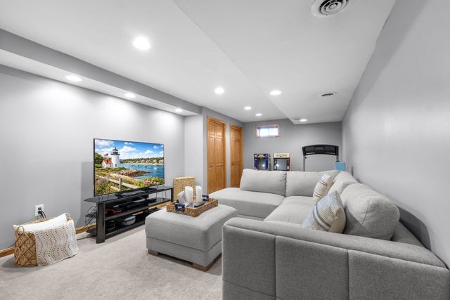 40 Sea Tower Drive, Bridgewater, MA 02324