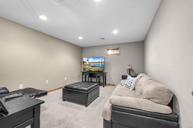 40 Sea Tower Drive, Bridgewater, MA 02324