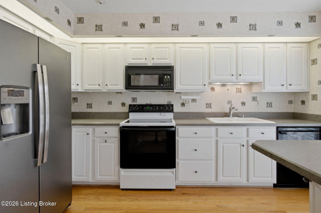 5720 Coach Gate Wynde, Louisville, KY 40207