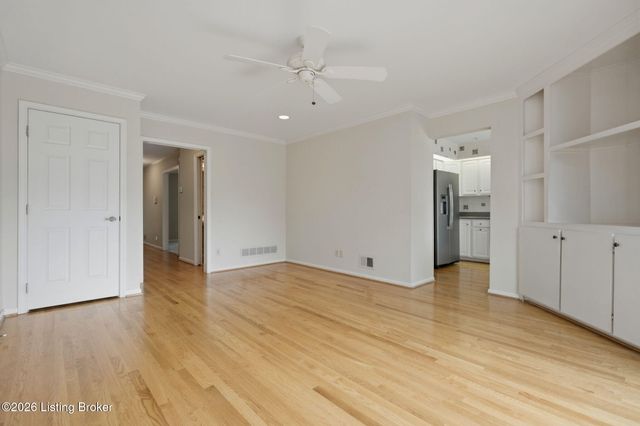 5720 Coach Gate Wynde, Louisville, KY 40207