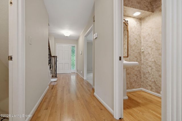 5720 Coach Gate Wynde, Louisville, KY 40207