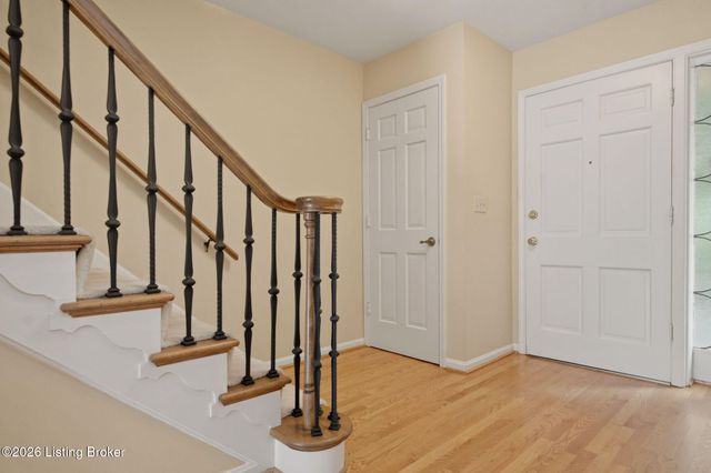 5720 Coach Gate Wynde, Louisville, KY 40207