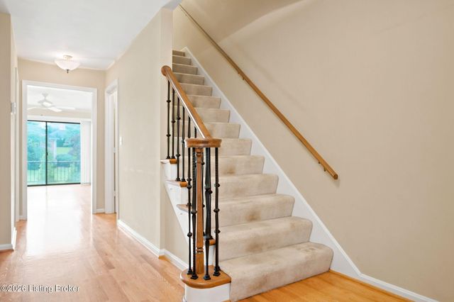 5720 Coach Gate Wynde, Louisville, KY 40207