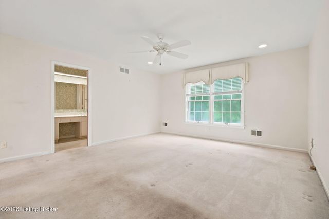 5720 Coach Gate Wynde, Louisville, KY 40207