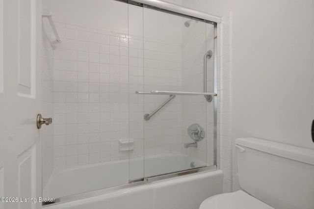 5720 Coach Gate Wynde, Louisville, KY 40207