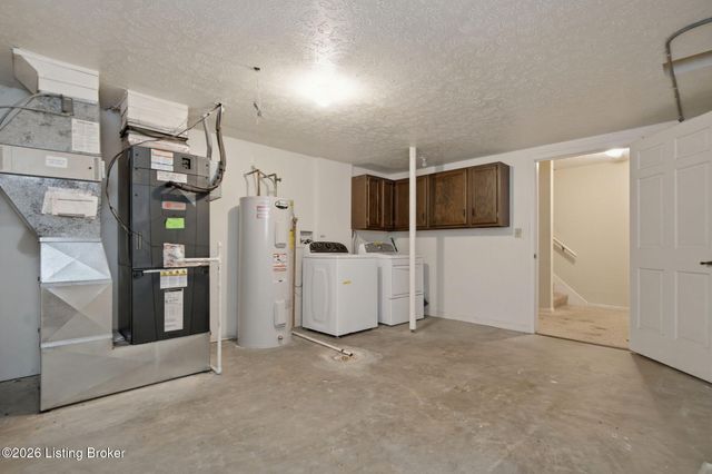 5720 Coach Gate Wynde, Louisville, KY 40207