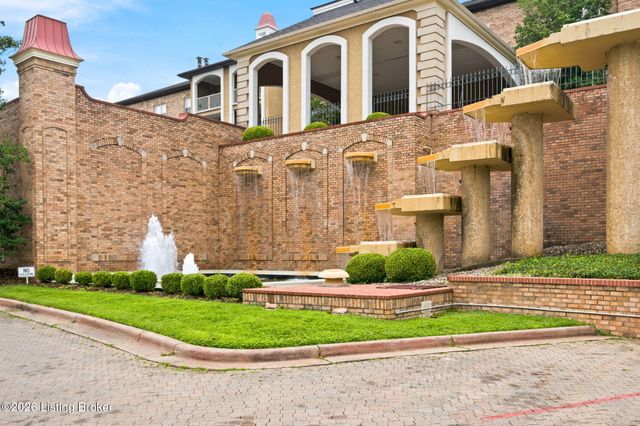 5720 Coach Gate Wynde, Louisville, KY 40207