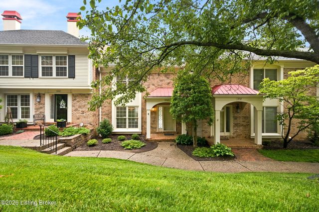 5720 Coach Gate Wynde, Louisville, KY 40207