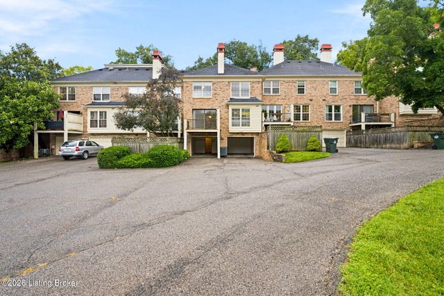 5720 Coach Gate Wynde, Louisville, KY 40207