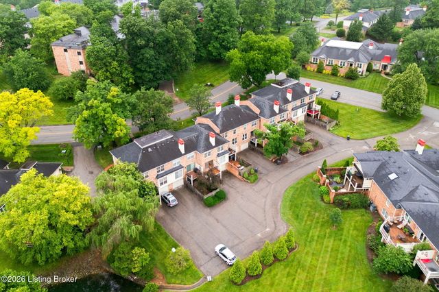 5720 Coach Gate Wynde, Louisville, KY 40207