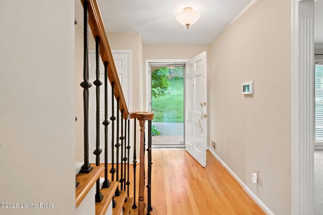 5720 Coach Gate Wynde, Louisville, KY 40207