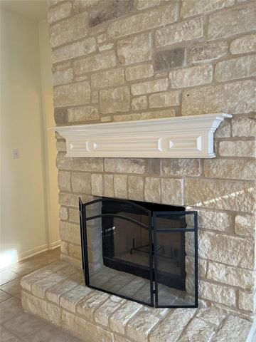 10 Troon DR, Lakeway, TX 78738