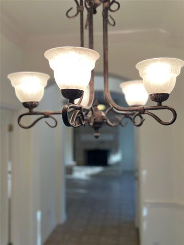 10 Troon DR, Lakeway, TX 78738