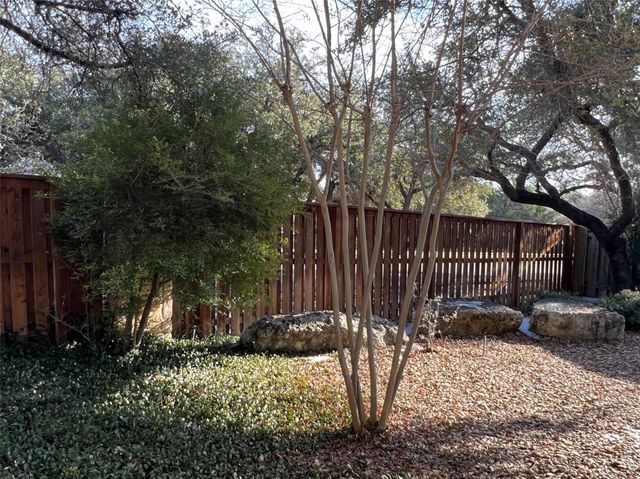 10 Troon DR, Lakeway, TX 78738