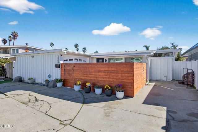 1040 Dover Lane, Ventura, CA 93001
