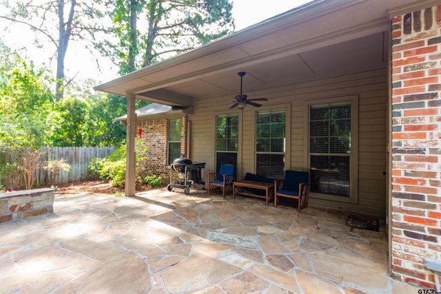 15082 Brookstone Dr, Flint, TX 75762