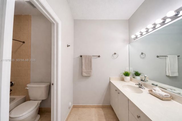 11243 SW 230th Ter 0, Miami, FL 33170