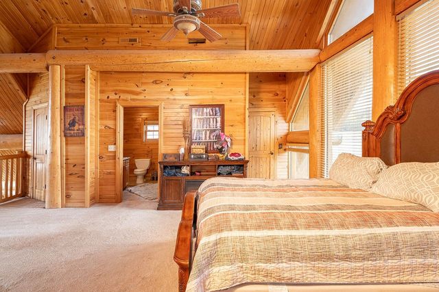 13775 Rocky Comfort Road, Gentry, AR 72734