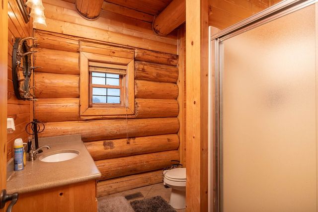 13775 Rocky Comfort Road, Gentry, AR 72734