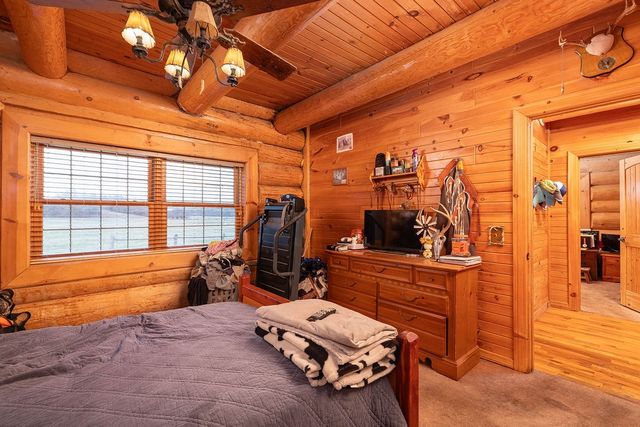 13775 Rocky Comfort Road, Gentry, AR 72734