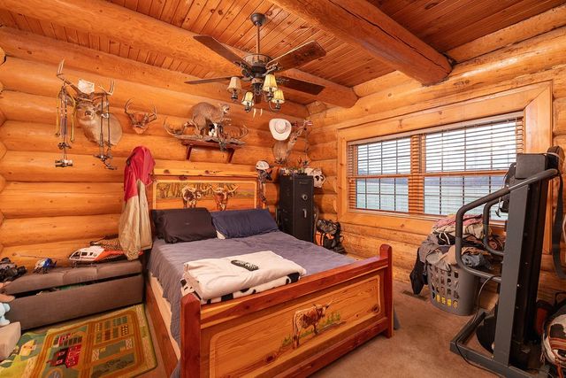 13775 Rocky Comfort Road, Gentry, AR 72734