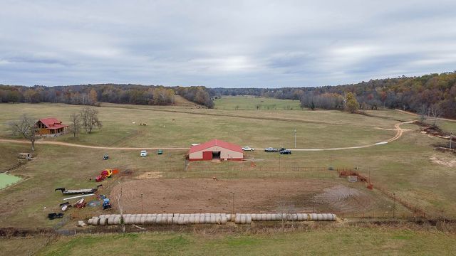 13775 Rocky Comfort Road, Gentry, AR 72734