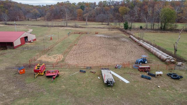 13775 Rocky Comfort Road, Gentry, AR 72734