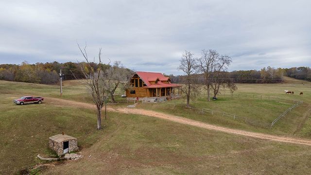13775 Rocky Comfort Road, Gentry, AR 72734