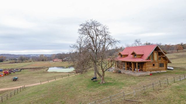 13775 Rocky Comfort Road, Gentry, AR 72734