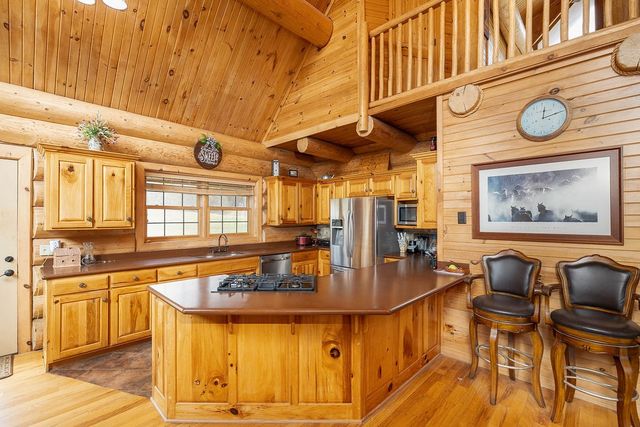 13775 Rocky Comfort Road, Gentry, AR 72734