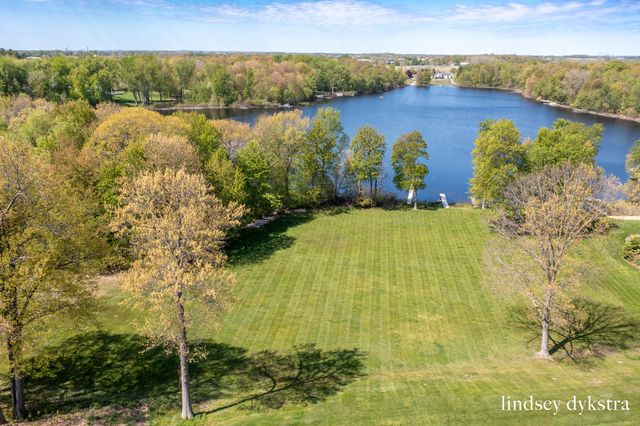 4635 Leighton Lakes Drive, Wayland Twp, MI 49348