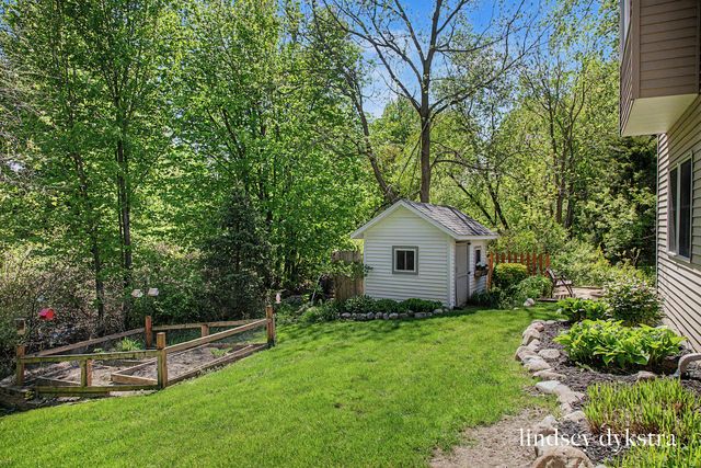 4635 Leighton Lakes Drive, Wayland Twp, MI 49348