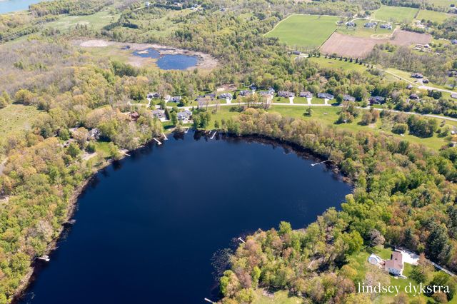 4635 Leighton Lakes Drive, Wayland Twp, MI 49348