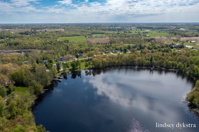 4635 Leighton Lakes Drive, Wayland Twp, MI 49348