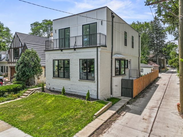 5944 N Knox Avenue, Chicago, IL 60646