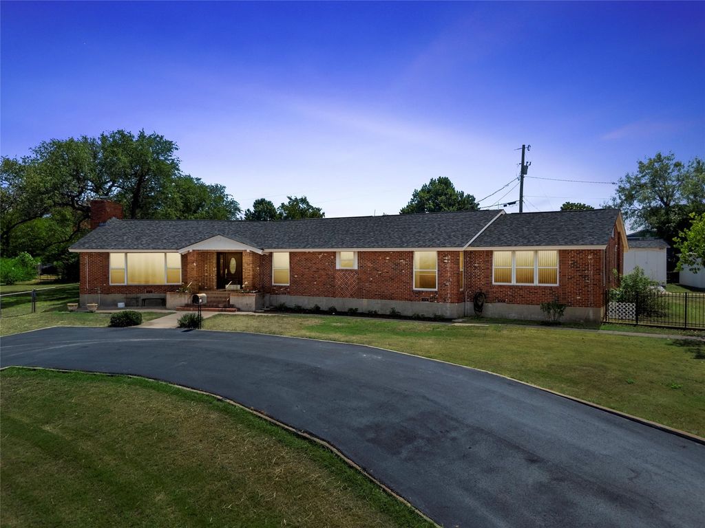 106 Poppy Lane, Whitney, TX 76692