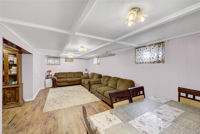 80 Wellington Road S, West Hempstead, NY 11552