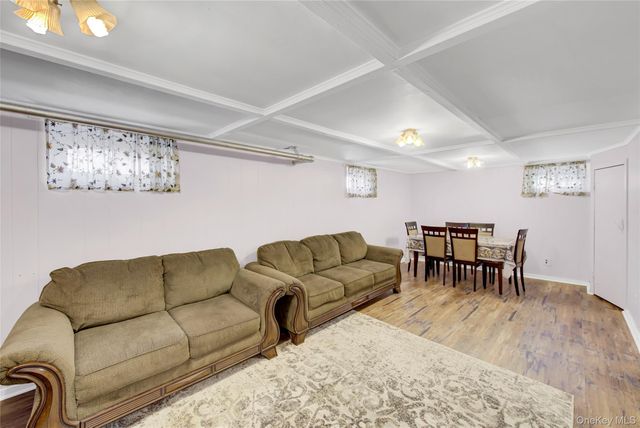 80 Wellington Road S, West Hempstead, NY 11552