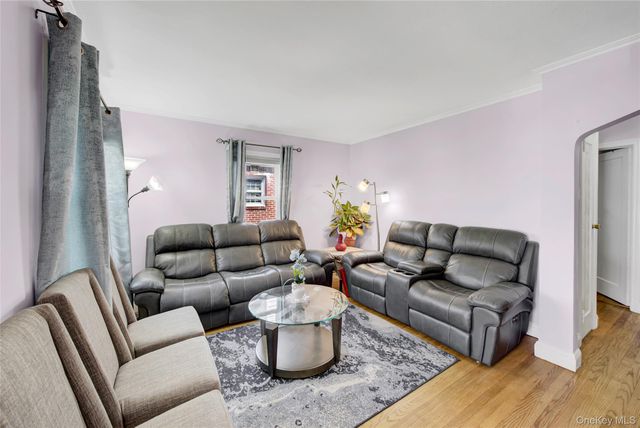 80 Wellington Road S, West Hempstead, NY 11552