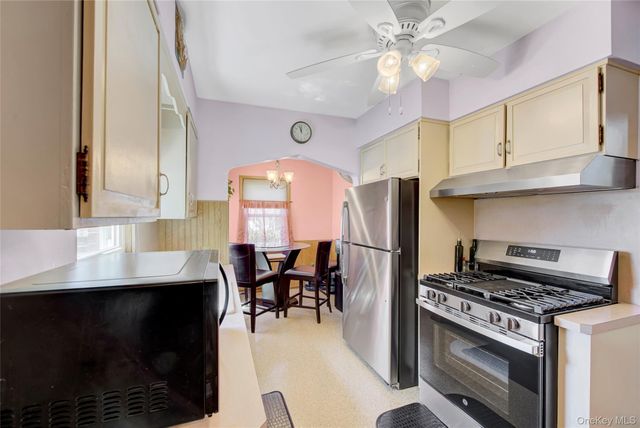 80 Wellington Road S, West Hempstead, NY 11552