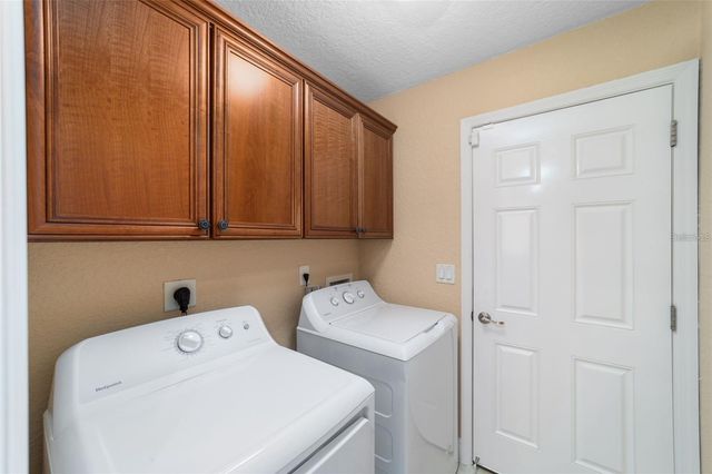 4 MALAUKA PASS PLACE, Ocklawaha, FL 32179