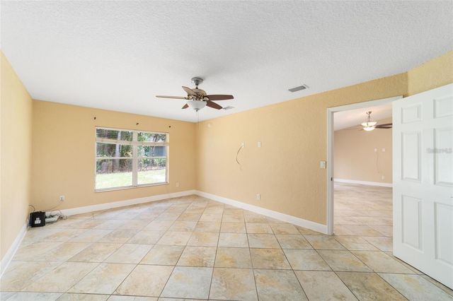 4 MALAUKA PASS PLACE, Ocklawaha, FL 32179